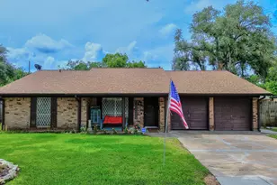 632 Northridge St, Angleton, TX 77515 - Photo 1