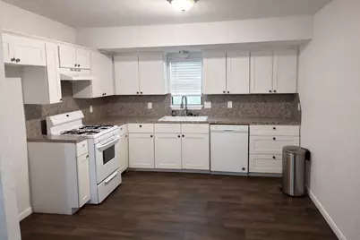 102 Magnolia Street, Lake Jackson, TX 77566 - Photo 5