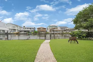 1227 Sailfish St, Hitchcock, TX 77563 - Photo 17