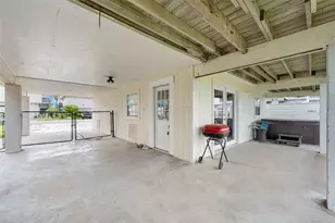 1227 Sailfish St, Hitchcock, TX 77563 - Photo 3