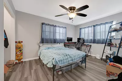 1227 Sailfish St, Hitchcock, TX 77563 - Photo 13