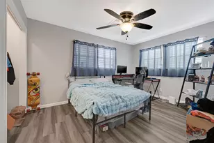 1227 Sailfish St, Hitchcock, TX 77563 - Photo 13