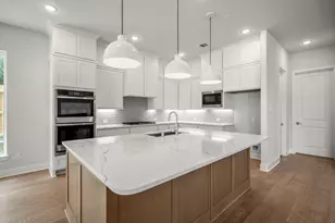 208 Lilac Tree Ct, Willis, TX 77318 - Photo 9