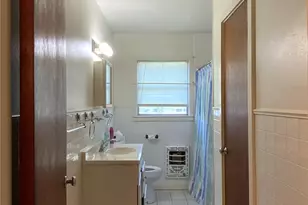 408 S Grimes St, Giddings, TX 78942 - Photo 13
