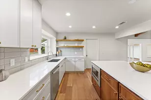 2630 Shadowdale Dr, Houston, TX 77043 - Photo 11