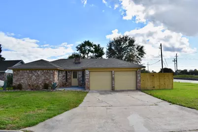 521 N 26th Avenue, Texas City, TX 77590 - Photo 1
