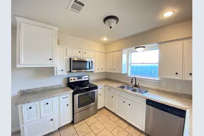 521 N 26th Avenue, Texas City, TX 77590 - Photo 13