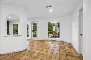 10607 Riverview Dr, Houston, TX 77042 - Photo 7