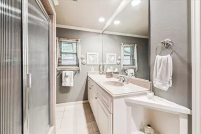 10607 Riverview Drive, Houston, TX 77042 - Photo 19