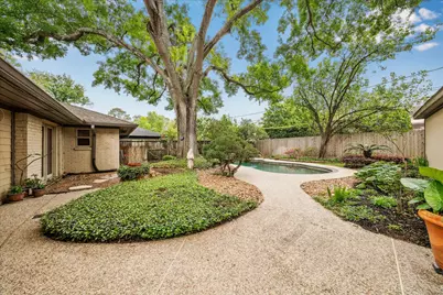 10607 Riverview Drive, Houston, TX 77042 - Photo 15