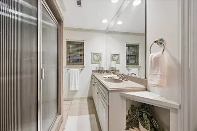 10607 Riverview Drive, Houston, TX 77042 - Photo 19