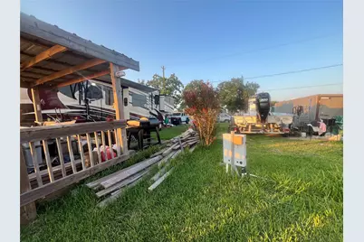 2646 Bay Oaks Harbor Drive, Baytown, TX 77523 - Photo 17