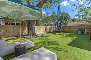 10726 Russett Dr, Houston, TX 77042 - Photo 41