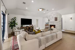 10726 Russett Dr, Houston, TX 77042 - Photo 9