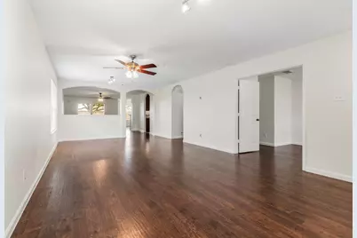 1905 Plum Falls Lane, Pearland, TX 77581 - Photo 5