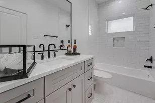 1307 E 27th St, Houston, TX 77009 - Photo 11