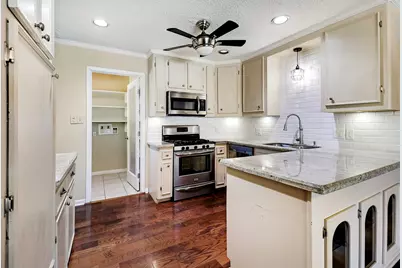 915 Merriman Court Court, Friendswood, TX 77546 - Photo 7