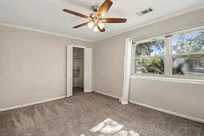 915 Merriman Court Court, Friendswood, TX 77546 - Photo 11