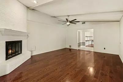 915 Merriman Court Court, Friendswood, TX 77546 - Photo 5