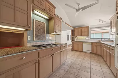 5437 Loch Lomond Drive, Houston, TX 77096 - Photo 17