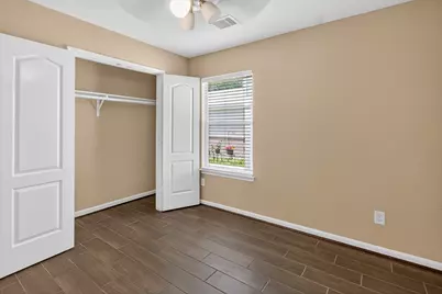 919 Staffordale Manor Lane, Houston, TX 77047 - Photo 13
