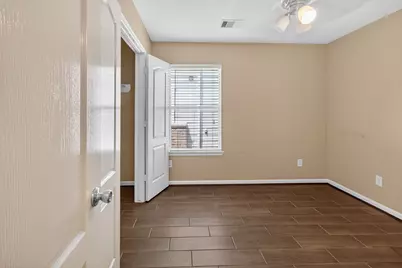 919 Staffordale Manor Lane, Houston, TX 77047 - Photo 15