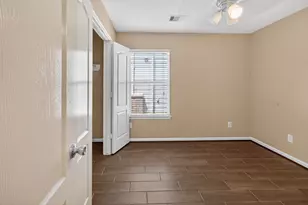 919 Staffordale Manor Ln, Houston, TX 77047 - Photo 15