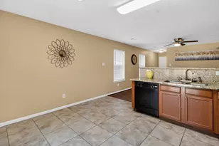 919 Staffordale Manor Ln, Houston, TX 77047 - Photo 7