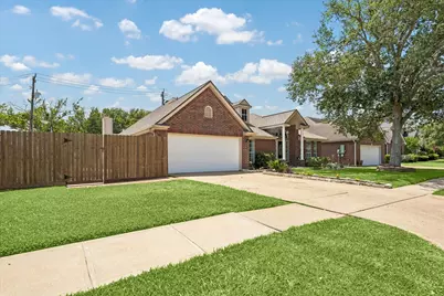 1602 Oak Place Court, Pearland, TX 77581 - Photo 3