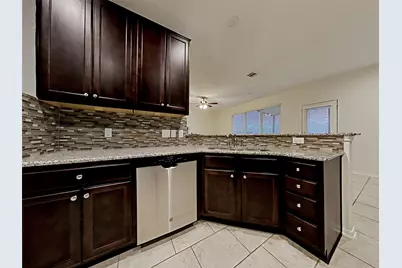 16706 E Whimbrel Circle, Conroe, TX 77385 - Photo 3