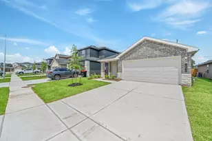 16830 Paintbrush Holw Ln, Houston, TX 77090 - Photo 3