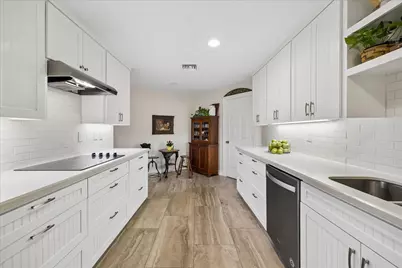 5050 Woodway Drive #2F, Houston, TX 77056 - Photo 9