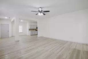 6627 Stonecross Creek Ln, Katy, TX 77449 - Photo 17