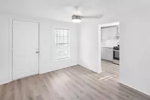 1915 Benson St, Houston, TX 77020 - Photo 3