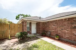 4705 Meadowood Dr, Baytown, TX 77521 - Photo 3