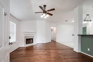 4705 Meadowood Dr, Baytown, TX 77521 - Photo 9