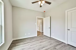 440 Ave B, La Marque, TX 77568 - Photo 17