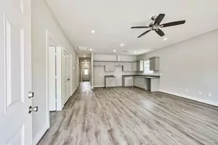 440 Ave B, La Marque, TX 77568 - Photo 1