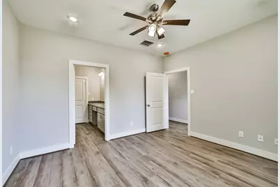440 Ave B, La Marque, TX 77568 - Photo 11