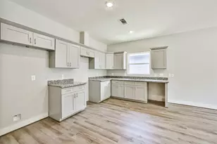 440 Ave B, La Marque, TX 77568 - Photo 5