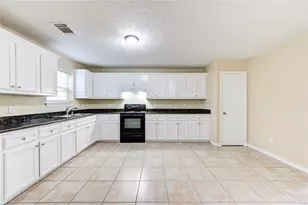 605 Center St, Pasadena, TX 77506 - Photo 15