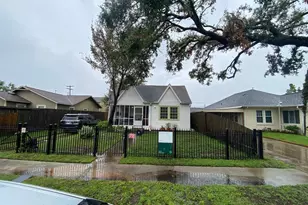 1005 Dorothy St, Houston, TX 77008 - Photo 1