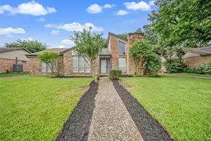 14915 Sun Harbor Dr, Houston, TX 77062 - Photo 1