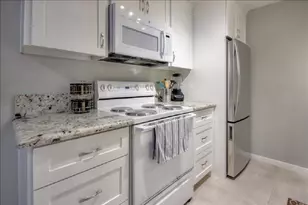 2125 Augusta Dr, Houston, TX 77057 - Photo 9