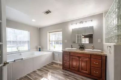 18770 Oakridge Drive, Cleveland, TX 77328 - Photo 19