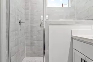 829 N Emile St, Houston, TX 77020 - Photo 21