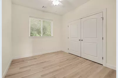 3633 E Meadow Ln, Dickinson, TX 77539 - Photo 7