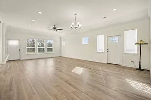 3633 E Meadow Ln, Dickinson, TX 77539 - Photo 13