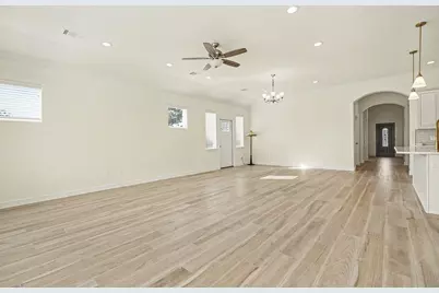 3633 E Meadow Ln, Dickinson, TX 77539 - Photo 17