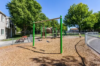 1335 SW 2nd St, Other, OR 97801 - Photo 5